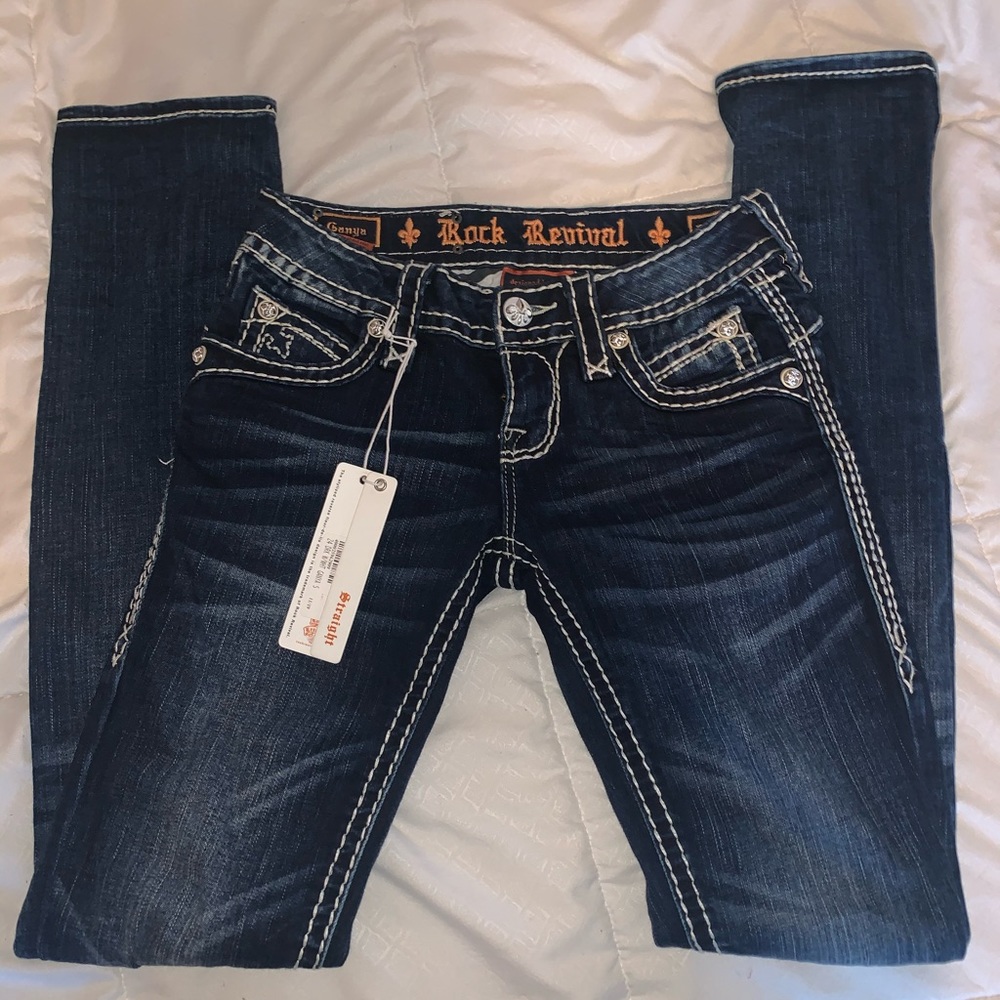 NWT !!! Rock Revival Straight Leg Jean in Ganya